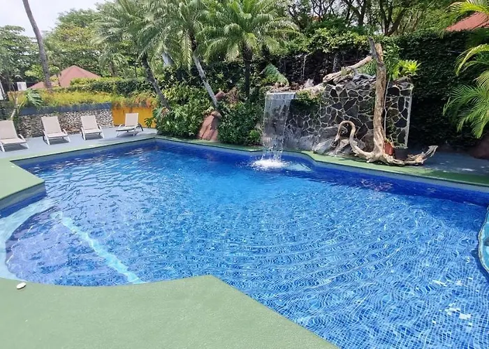 Mangaby * Playa Hermosa (Guanacaste)